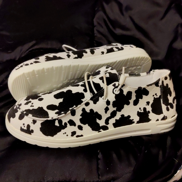COW 🐄 print slip ons - Picture 1 of 3